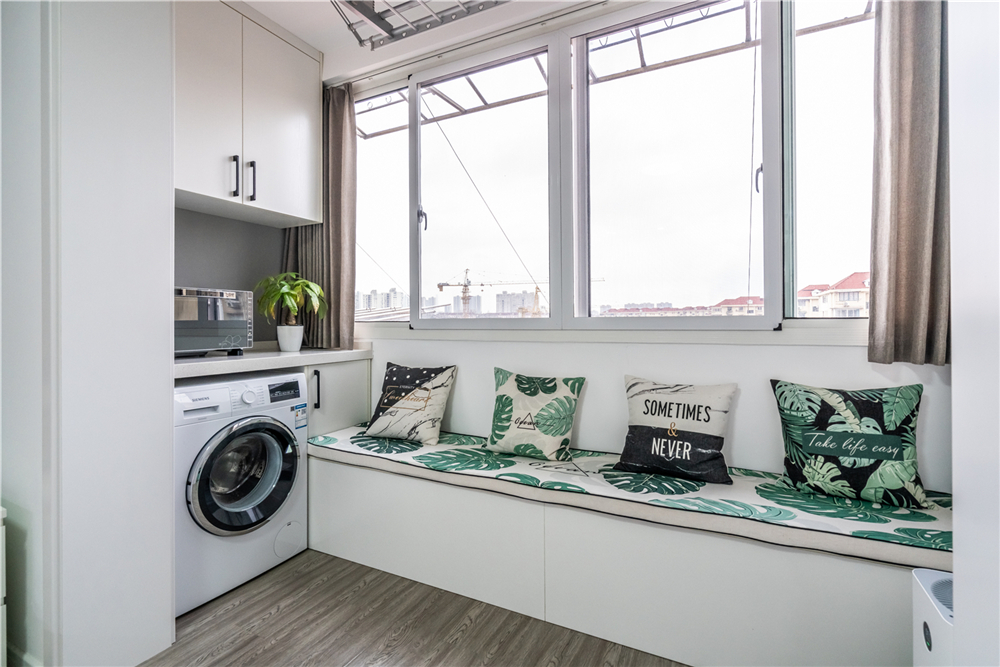 全屋定制是如何利用陽臺空間?(圖1) 全屋定制是如何利用陽臺空間?(圖1)